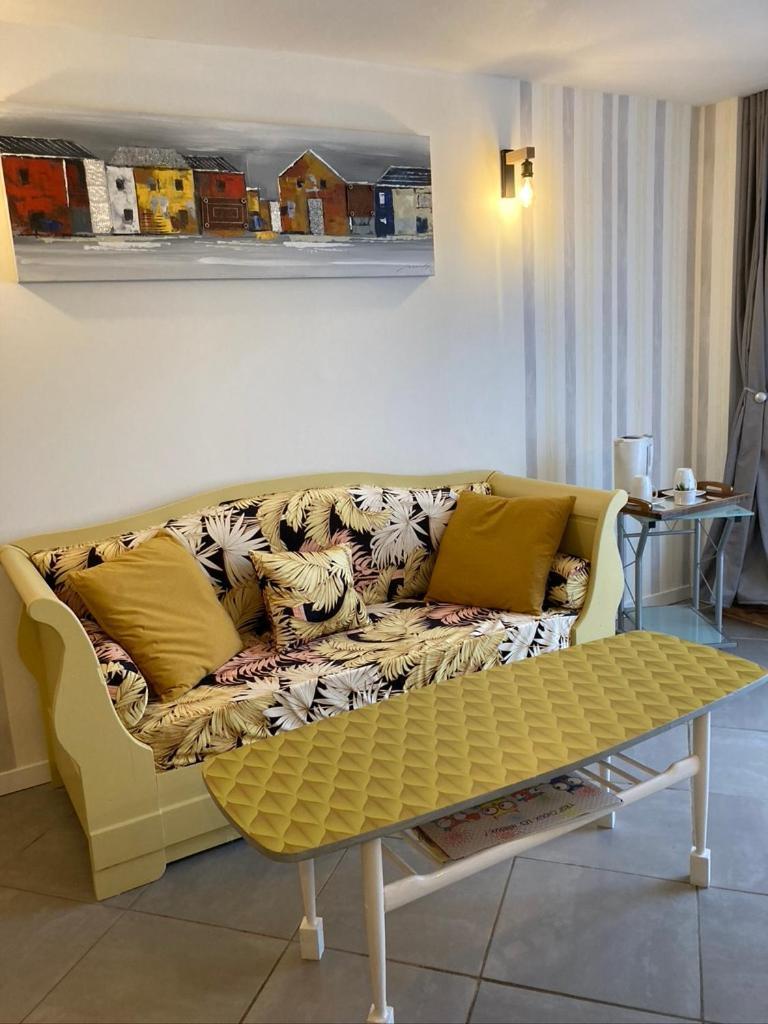 La Chatelaine Doupassage B&B 외부 사진
